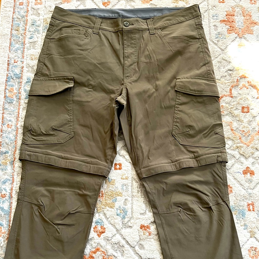 Eddie Bauer Convertible Pants Mens 36X30
Cargo Pocket Stretch Nylon Hiking Short